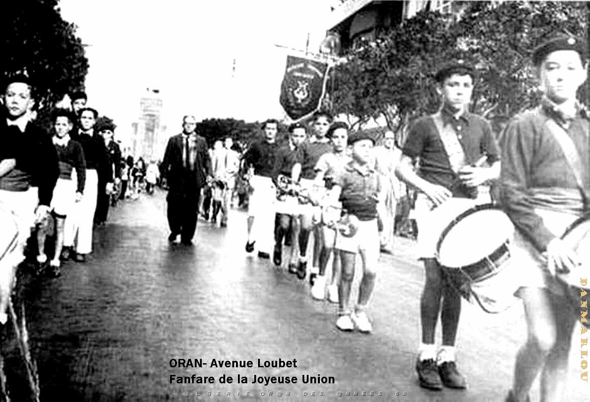 Oran - Avenue Loubet - Fanfare de la Joyeuse-Union.JPG